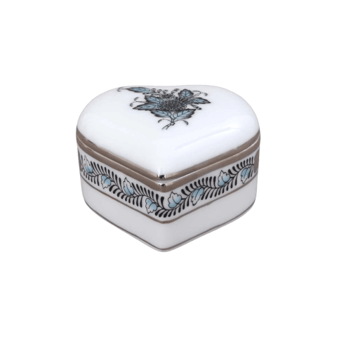 Díszdoboz, szív alakú