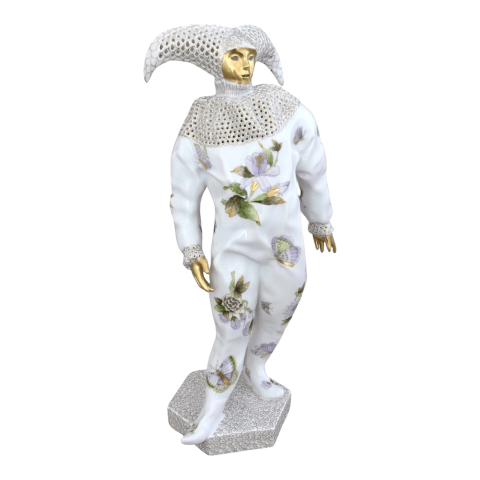 Karneváli férfi, hatszög talapzaton